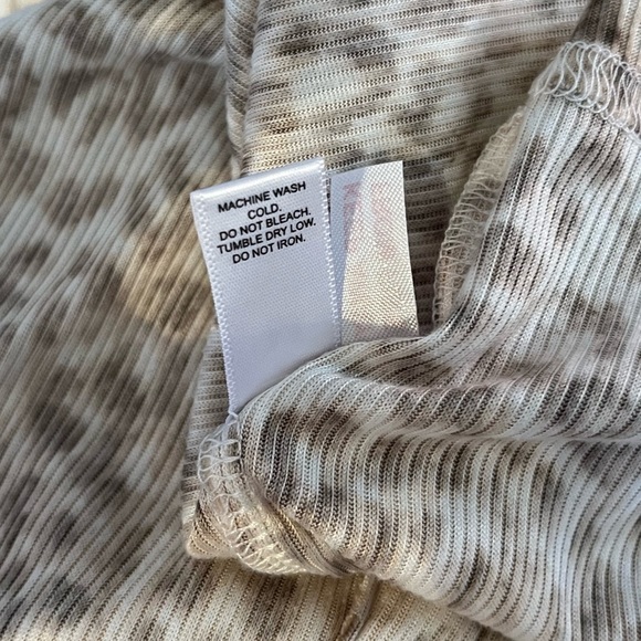 Nicole Miller Leopard Print T-Shirt Dress Size Medium - Picture 6 of 8